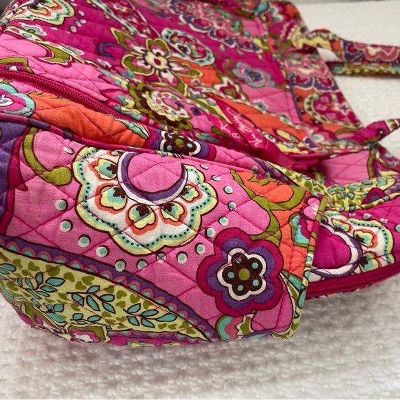 Almost new Vera Bradley : Pink paisley, diaper bag and changing mat - Picture 6 of 8